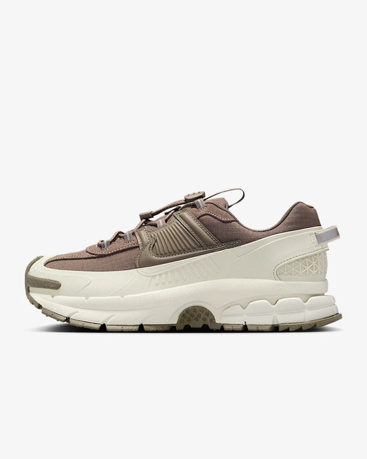 Tenis Nike Zoom Vomero 5 Roam