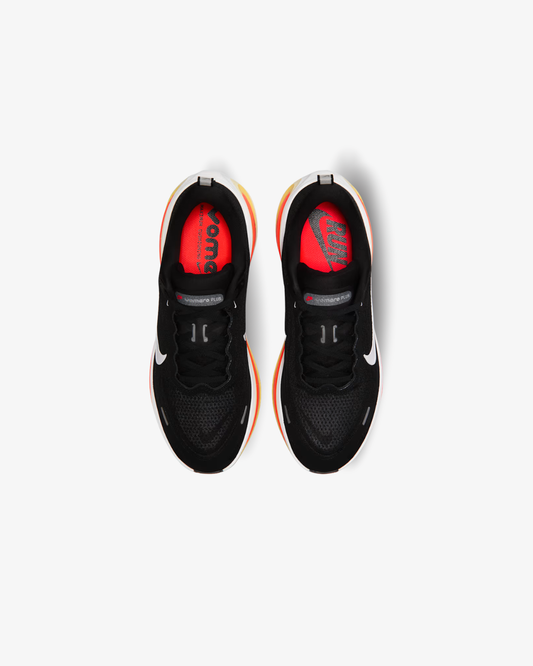 NIKE Vomero Plus