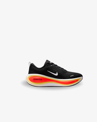 NIKE Vomero Plus