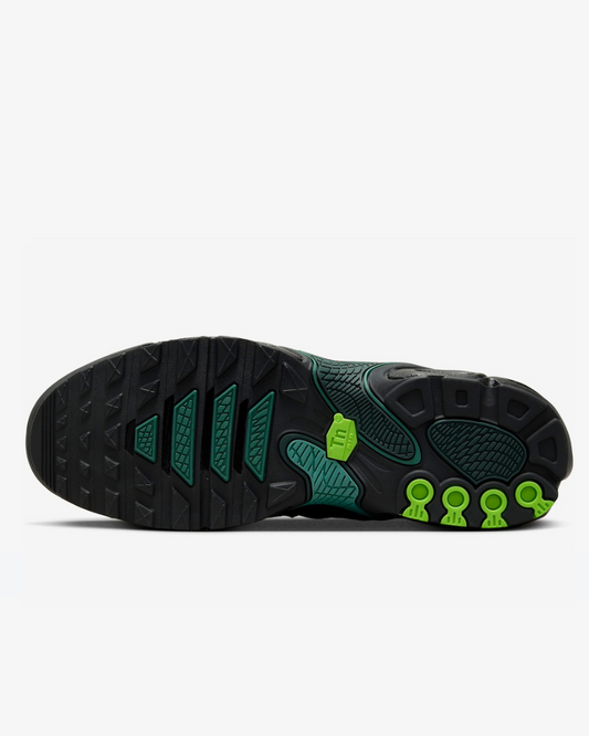 Tenis Nike Air Max Plus Drift Black Volt