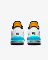 Tenis Nike LeBron 18 Low Stewie Griffin