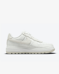 Tenis Nike Air Force 1 Low Luxe Summit White Light Bone