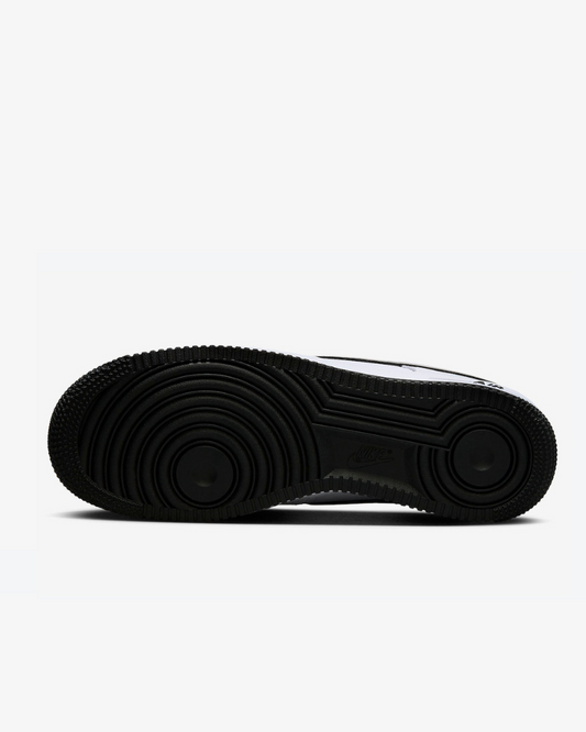 Tenis Nike Air Force 1 '07 Low White Black Outline Swoosh