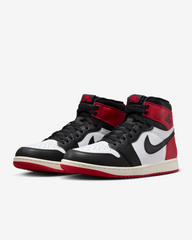 Tenis Nike Jordan 1 Retro High OG Black Toe Reimagined