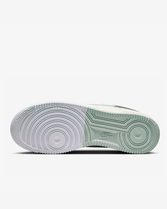Tenis Nike Air Force 1 Low '07 LV8