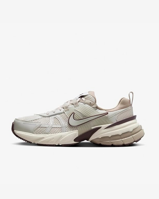Tenis Nike V2K Run Light Orewood Brown